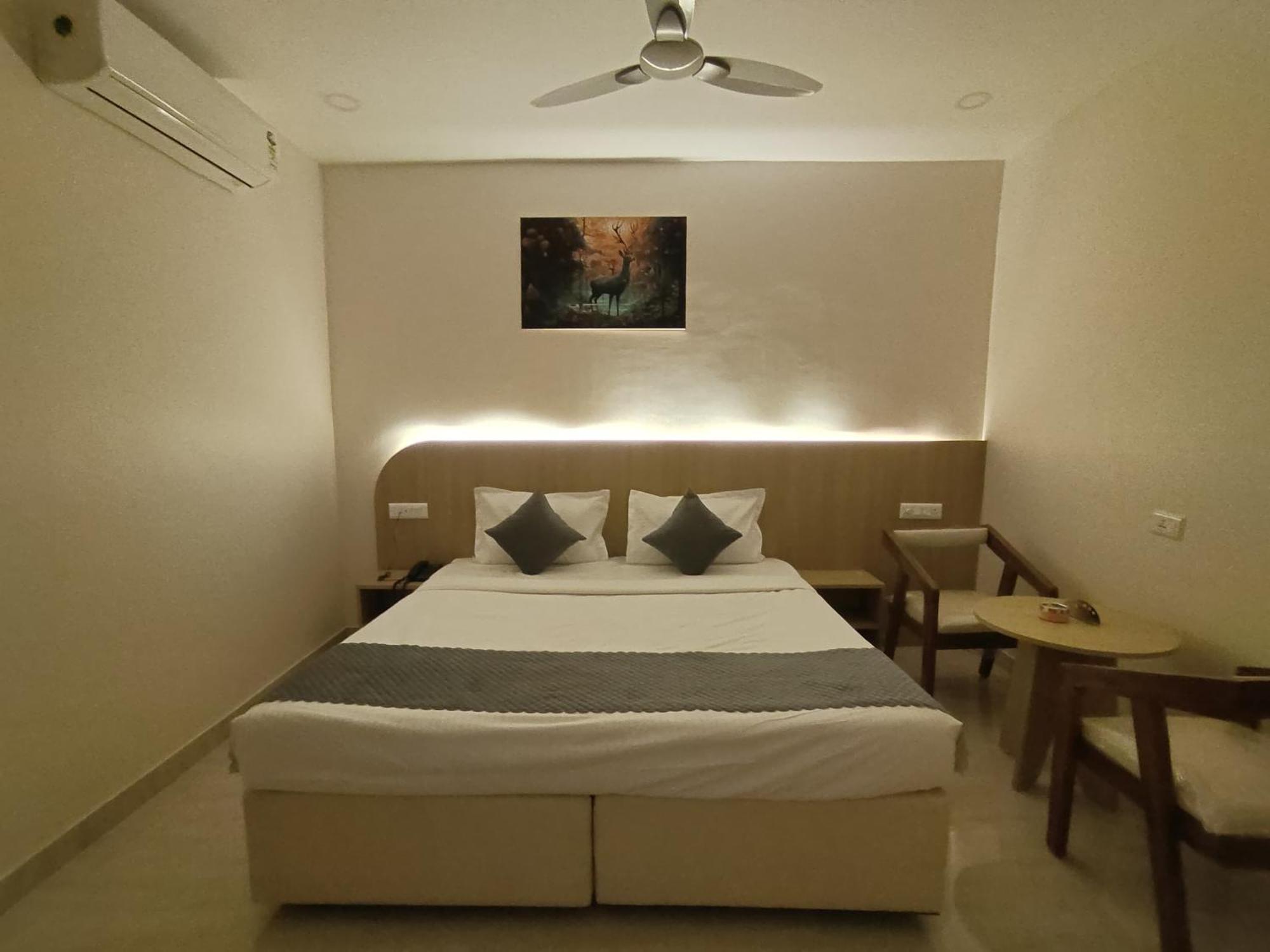 Hotel Meridian Blue Warangal Exteriér fotografie
